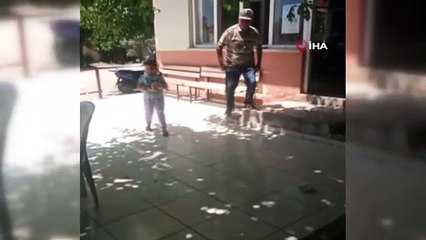 5 yaşındaki Fatma, kumbarasındaki biriktirdiği paraları afetzedelere gönderdi