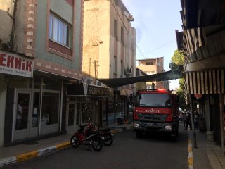 Alaşehir'de ev yangını korkuttu