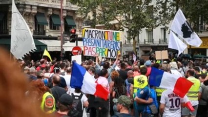Las protestas contra las medidas anti-covid de Macron ganan peso