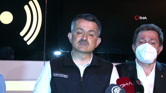 Tarım ve Orman Bakanı Pakdemirli: “107 tane orman yangını çıktı, bunların 98 tanesi kontrol altına alındı. Saat 12.00'den itibaren nem yüzde 10'a düşüyor. Çok daha dikkatli olmamız lazım.'