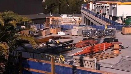 Workers stuck in lockdown as Sydney construction resumes
