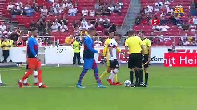 Depay Bikin Gol Lagi, Barcelona Hajar Stuttgart 3-0