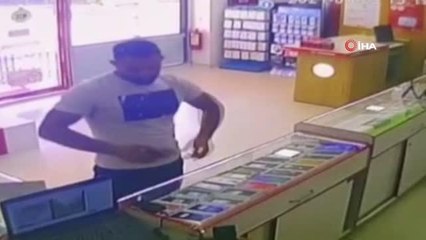 Arnavutköy'de çaldığı telefonu satmaya çalışan hırsız yakalandı