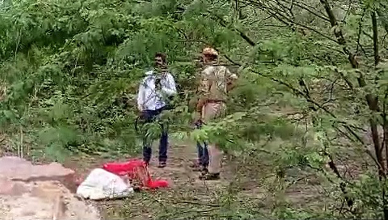 हत्या कर शव प्लास्टिक कट्टे में बांधकर फेंका