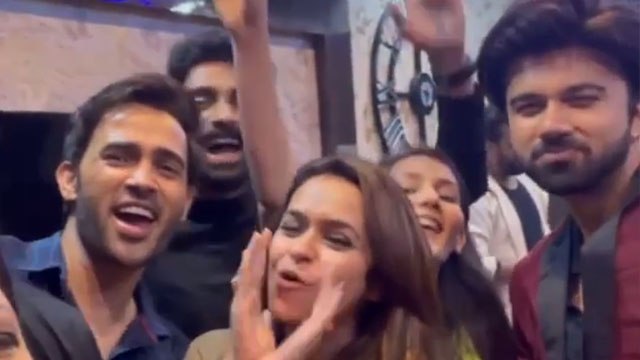 Sasural Simar Ka 2 spoiler: Aarav यानी Avinash ने Simar और टीम संग ऐसे मनाया बर्थडे | FilmiBeat