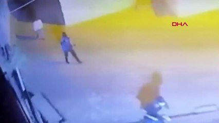 Son dakika! BATMAN'DA POLİS KARAKOLUNA PATLAYICI ATILMASI KAMERADA