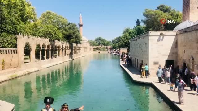 Son dakika haber | Sıcaktan bunalan çocuklar kanalda serinledi
