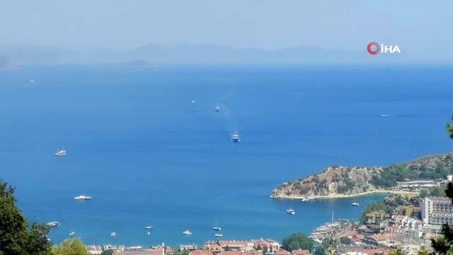 MSB: Marmaris'teki vatandaşlarımızı yangın bölgesinden tahliye için 2 çıkarma gemimiz bölgeye sevk edildi