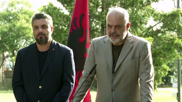 Албания: 14 детей и 5 жён боевиков ИГ вернулись на родину