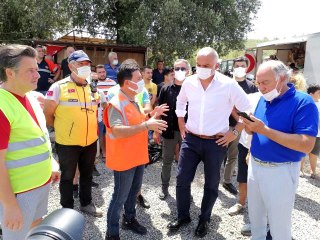 Bakan Ersoy yangın bölgesinde çalışmaları takip etti