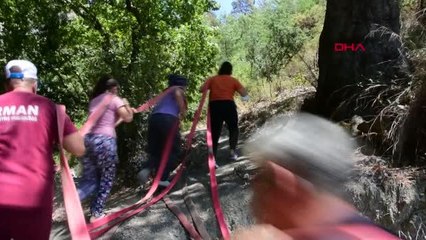 ORMAN İŞÇİLERİNE HORTUM TAŞIYAN MERVE: ZAMAN DEĞİŞSE DE KADINLARIMIZ HİÇ DEĞİŞMEDİ