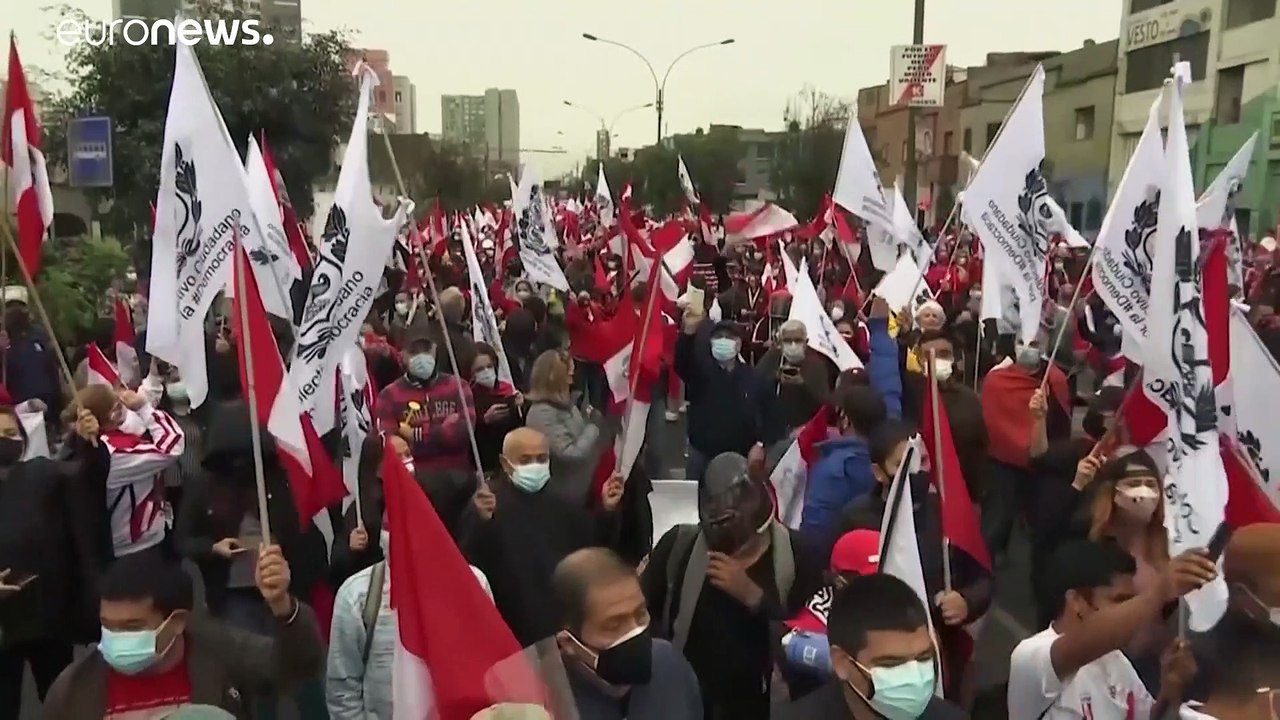 'Terroristenbande' - Menschen in Peru fordern Rücktritt der Regierung