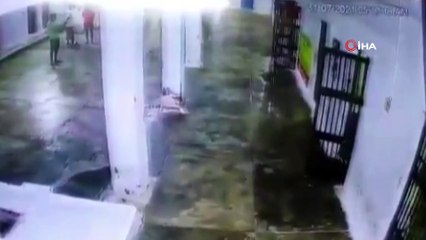 - Hindistan’da hapishane duvarı çöktü: 22 yaralı