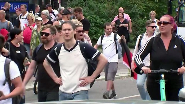 독일 베를린에서 코로나19 제한조치 항의 시위 / YTN