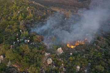 Bodrum'daki orman yangınını söndürme çalışmaları havadan görüntülendi