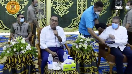 رئيس الوزراء يعقد لقاءا مفتوحا ضم عدد من اهالى قرية دناصور