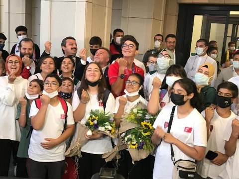 Olimpiyat şampiyonu milli okçu Mete Gazoz İstanbul'da