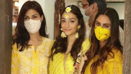 Rhea Chakraborty दिखी Director Rumi Jaffery की बेटी Alfia Jaffery की शादी में, Viral Video|FilmiBeat