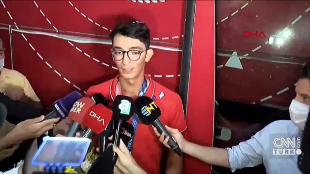 Son dakika... Olimpiyat şampiyonu Mete Gazoz yurda döndü!