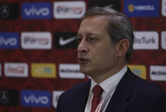 Burak Elmas: Falcao ve Feghouli'den kulüp bulmalarını istedik