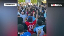 Balotelli sbarca in Turchia: l'incredibile accoglienza dei tifosi dell'Adana Demirspor