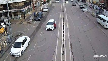 Yayanın dikkatsizliği kazaya neden oldu...O anlar kamerada