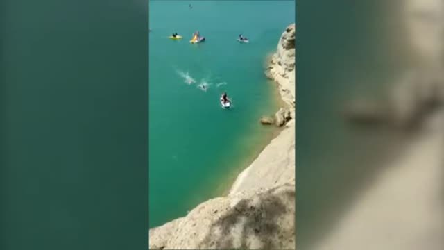 Rescatado tras saltar desde las rocas en el pantano de El Chorro (Málaga)