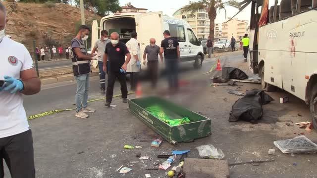 Son dakika haberleri... Tur midibüsünün devrilmesi sonucu 3 kişi öldü, 16 kişi yaralandı (2)