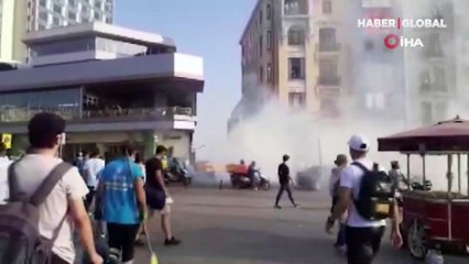 Taksim'de taksiden çıkan dumanlar tüm meydanı sardı