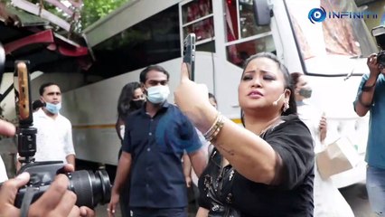 Bharti Singh makes Baspan Ka Pyaar reel with press