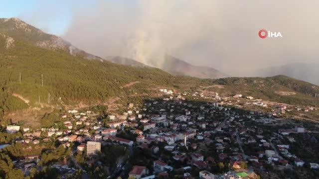 Gündoğmuş, ilçe merkezine yaklaşan alevler kontrol altına alındı