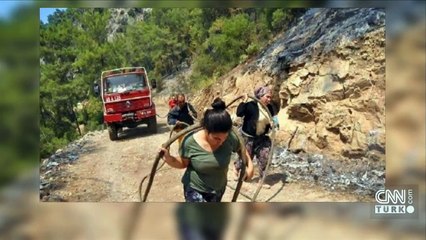 İşçilere sırtında hortum taşıdı