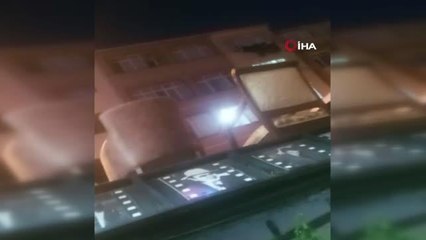 Fatih'te rehine krizi: 2 çocuğunu rehin aldı, pencereden rastgele kurşun yağdırdı