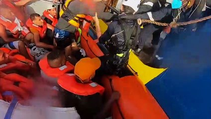 Soccorsi oltre 800 migranti da Ocean Viking e Sea Watch 3