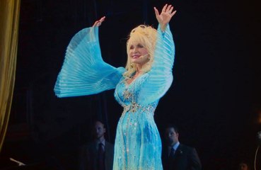 Dolly Parton : son investissement inattendu en hommage à Whitney Houston
