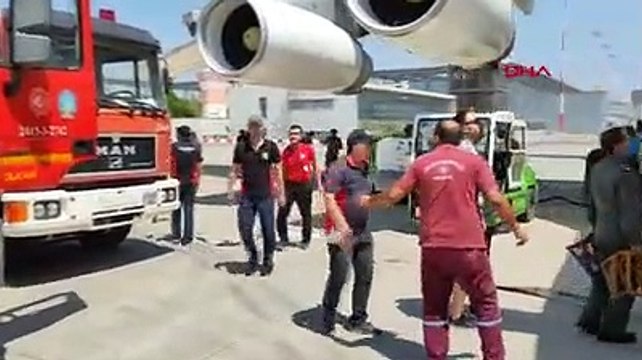 Yangın söndürme helikopterinin içinden yangına müdahale anları