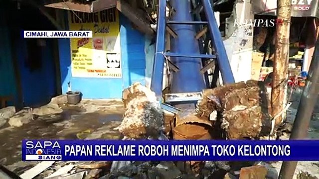 Hujan Deras dan Angin Kencang di Cimahi Robohkan Papan Reklame