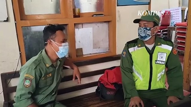 Gibran Angkat Ayah yang Viral Barter Sepatu dengan Susu Anak Jadi Linmas