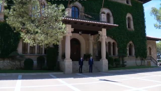 El rey Felipe VI recibe a Pedro Sánchez en Marivent