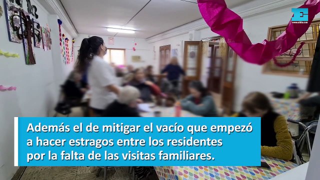Los geriátricos viven con emoción las visitas familiares