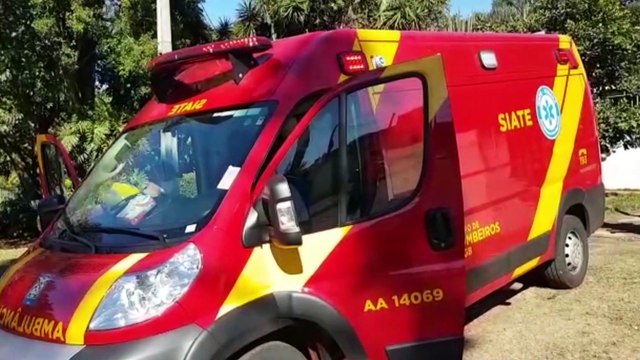 Homem cai enquanto manuseava objetos de vidro e acaba se cortando, em residência no Bairro Maria Luíza