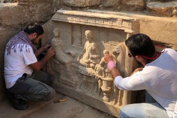 PARİON ANTİK KENTİ'NDE 1900 YILLIK MEZAR STELİ BULUNDU