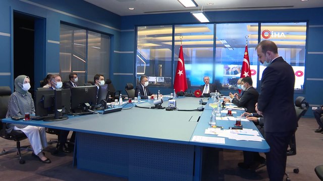 Cumhurbaşkanı Erdoğan, Cumhurbaşkanlığı Külliyesi Devlet Bilgi Koordinasyon Merkezi'nde orman yangınlarıyla ilgili toplantıya başkanlık etti
