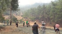 Son dakika haberi... Muğla'nın Köyceğiz ilçesinde orman yangının ilerlemesi nedeniyle 3 mahalle boşaltıldı