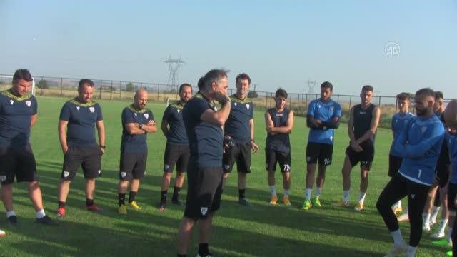 BALIKESİR - Bandırmaspor Teknik Direktörü Mustafa Gürsel: Mücadele eden, güzel bir takım izlettirmek istiyoruz