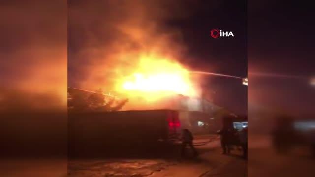 İkitelli Sanayi sitesinde korkutan yangın: 1 itfaiye eri dumandan etkilendi