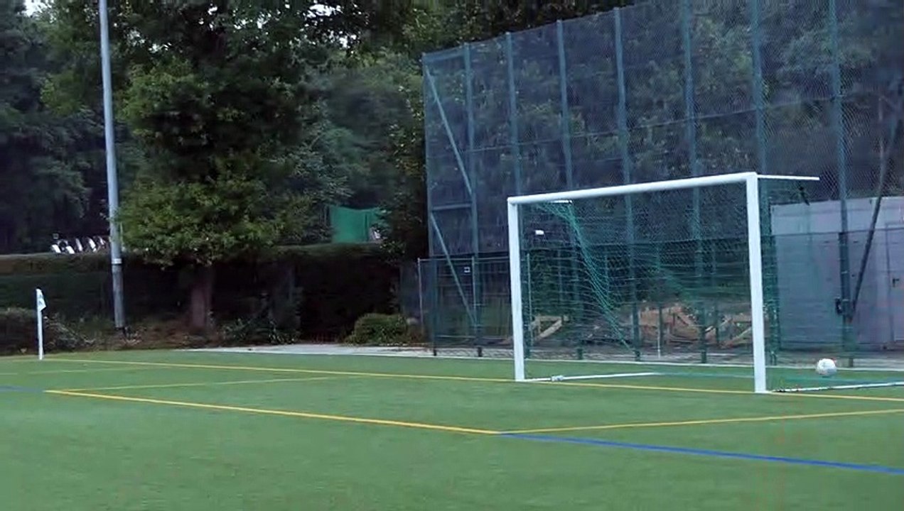 Das 8:1 durch Steen Zimmermann (FC Grone) gegen Bilshausen