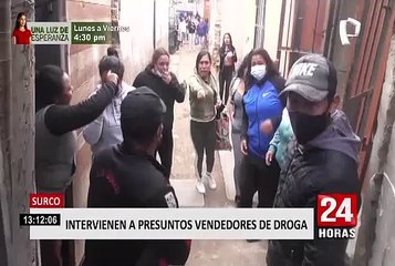 Graban a personas viajando sobre una cisterna de GLP