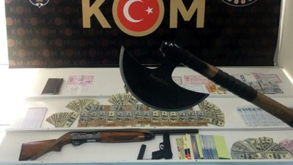 Savaş baltalı tefecilerden milyonlar çıktı