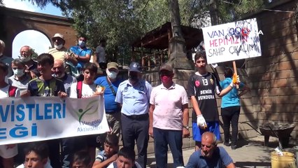 Van Gölü sahillerinde temizlik çalışması